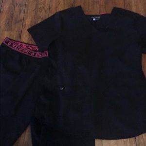 Black med couture activate scrub set large